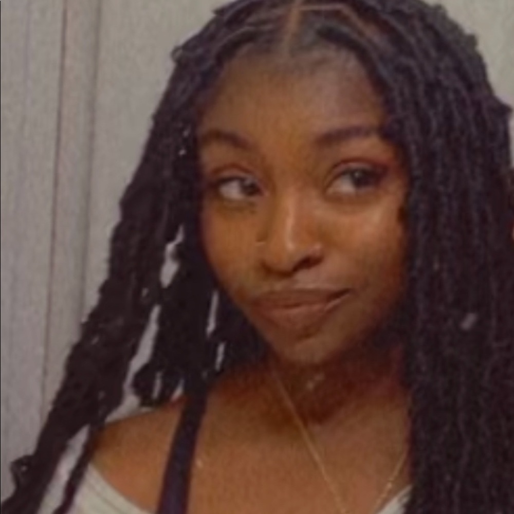 Meet your Posher, De’ja